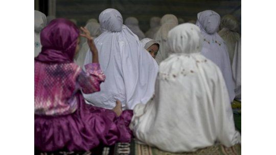 La mitad de las asiáticas del sur se casan antes de los 18 años