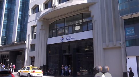 Aumento de salarios: gobierno, empresarios y sindicatos vuelven a reunirse por pautas de ajuste