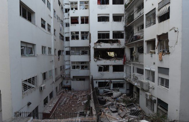Edificio por la calle Montero tras explosión en Villa Biarritz. (Foto: FocoUy).