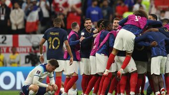 Francia vuelve a estar entre los cuatro mejores del Mundo. Ahora va por la semifinal. AFP.
