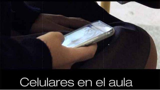 celular en el aula