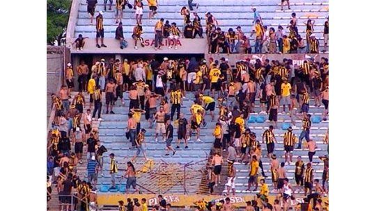 Hinchas en la mira de la Justicia: clásico y festejo del Uruguayo