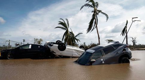 Huracán Otis continúa causando estragos con vientos de 270 km/h
