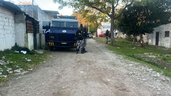 incautan otro fusil, mas pistolas y 22 kilos de cocaina en tres ombues