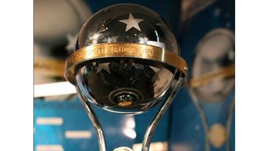 Fénix visita a la U de Chile este martes por Sudamericana