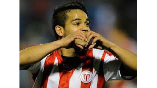 River sacudió al campeón Peñarol y le ganó 4 a 2