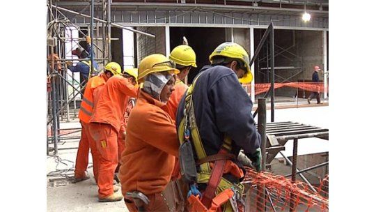 Informe Especial: Desempleo bajó en octubre a 5,7%