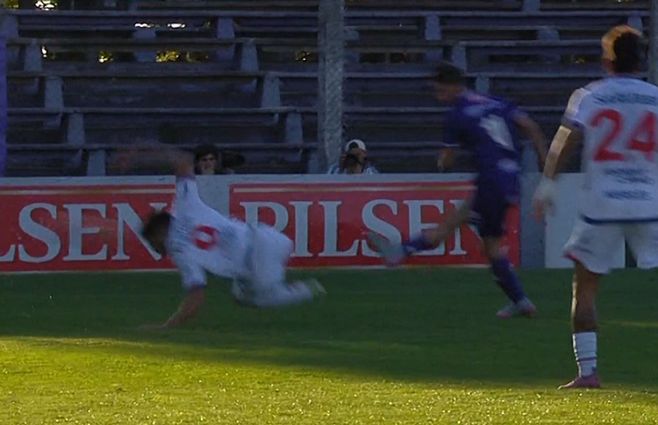 Maxi-Gómez-plancha-doble-de-frente