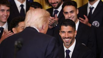El Inter Miami de Messi visitó a Trump y el presidente elogió a Luis Suárez: Uno de los mejores goleadores de todos los tiempos. Foto: AFP