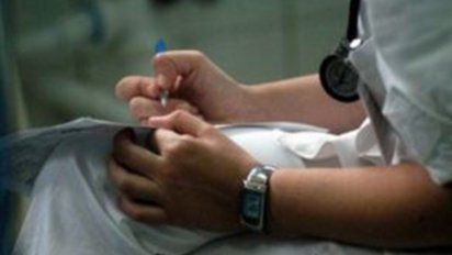 tribunal de etica medica suspende a profesional tras denuncia de abuso