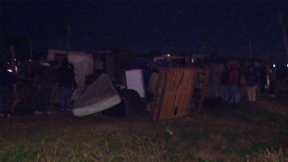 incendio dejo a dos familias con siete ninos sin nada