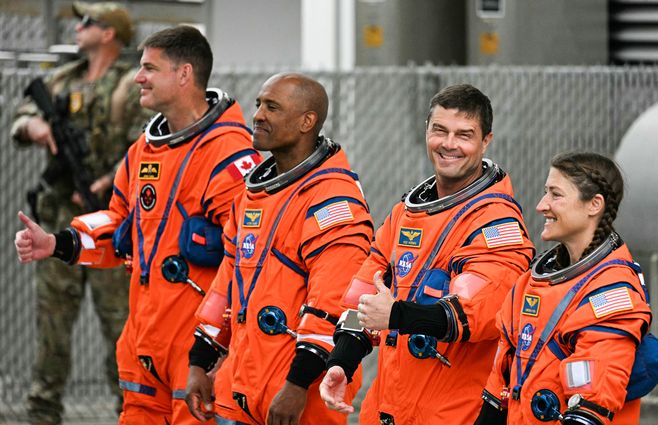 Los astronautas en la previa del despegue. Foto: AFP