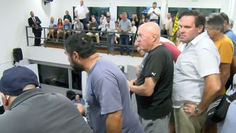 disturbios e insultos en la junta de canelones tras la habilitacion a las aplicaciones de transporte