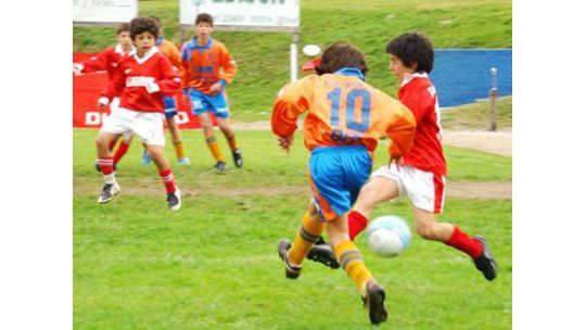 Uno de cada tres niños juega al baby fútbol en Uruguay