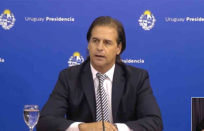 LACALLE-POU-TRES.jpg