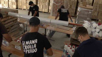 intendencia donara 10 mil canastas y el club villa teresa entrega 200 almuerzos por dia