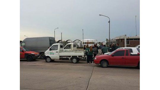 trabajadores-bloquean-la-tablada.jpg