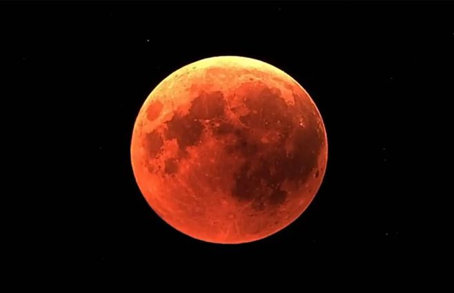 Luna-roja-on-fire.jpg