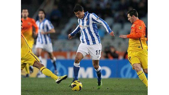 Suárez marcó para el Liverpool y Chori fue figura ante el Barza