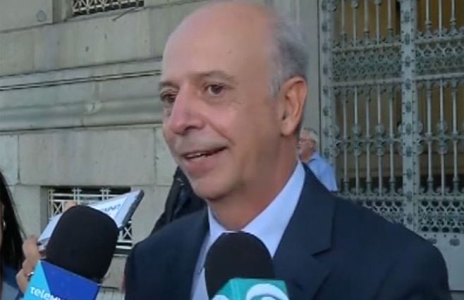 javier-garcía-en-parlamento.jpg