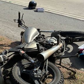 Una mujer de 53 años que iba en una moto murió tras ser embestida por un camión en la ruta 102 Una mujer de 53 años que iba en una moto murió tras ser embestida por un camión en la ruta 102