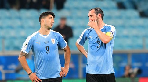 Suárez y Godín llaman a la unidad de la Selección para lograr la clasificación