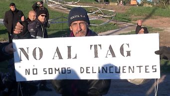 grupo de motociclistas rechaza la colocacion del tag generalizado en las matriculas; la respuesta del sucive
