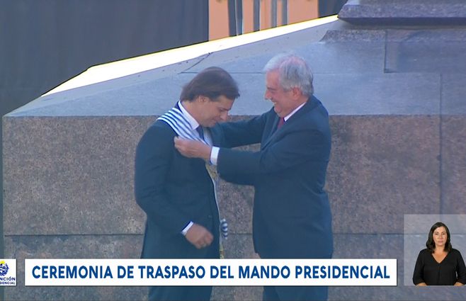 traspaso-banda-presidencial.jpg