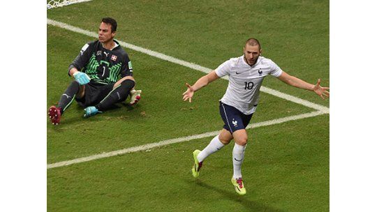 ¿Viste el gol fantasma en la goleada de Francia ante Suiza?