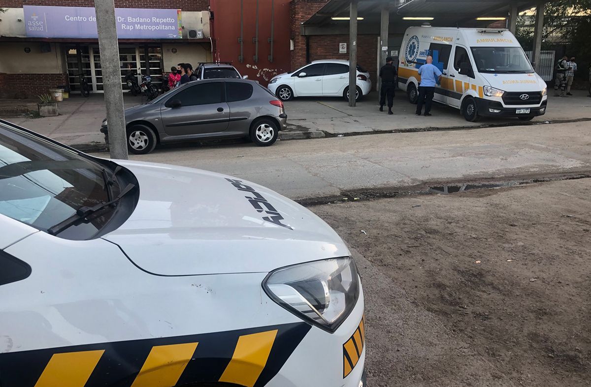 Joven de 18 años fue baleado en el pecho por delincuentes que le robaron la moto, los championes y la billetera