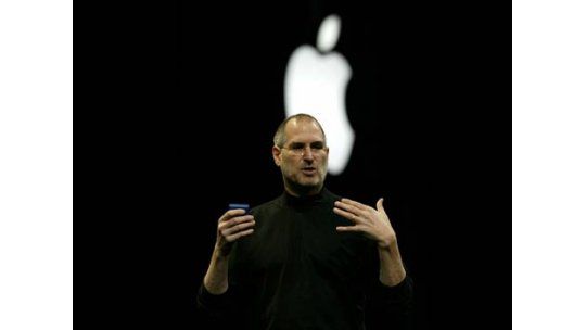 Renunció Steve Jobs al frente de Apple