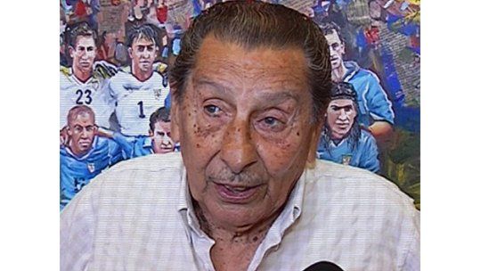 Quitaron respirador artificial a Ghiggia y comenzó a hablar