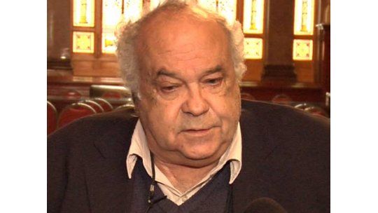 Fernández Huidobro defiende a militar preso