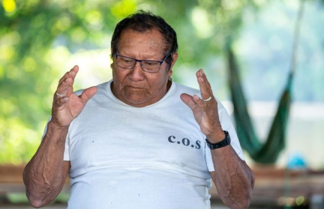 Gran Man Amai Poti, líder supremo de la comunidad wayana de Guayana francesa, el 11 de junio de 2019 en Twenke, a orillas del río Saint Laurent du Maroni 