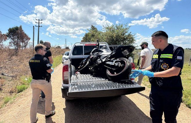 Foto: Mª. Eugenia Scognamgilio. Moto hallada cerca de Progreso.