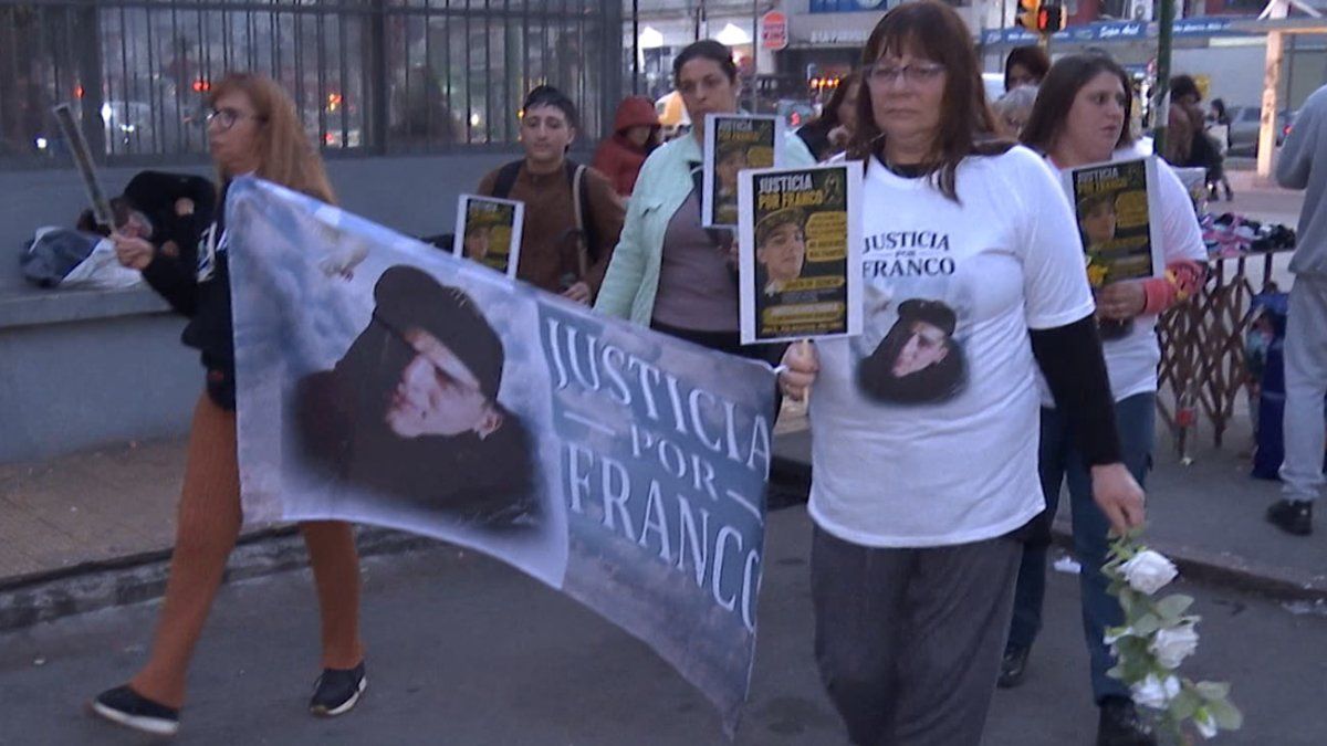 Familiares de Franco, baleado por un policía en el Clínicas, piden justicia: 