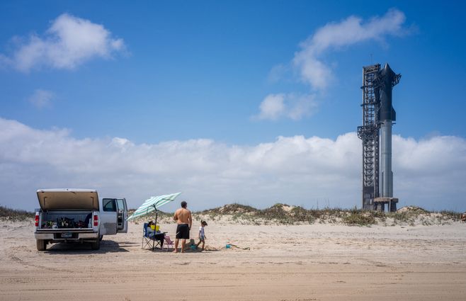Foto: AFP. El SpaceX listo para ser lanzado este jueves.