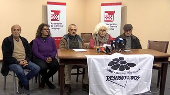 nueva marcha del silencio este viernes con 22 mil fotos de detenidos desaparecidos entre la gente