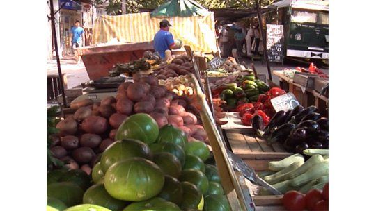 Bajan 30% precios de hortalizas y tomates; suben los de frutas