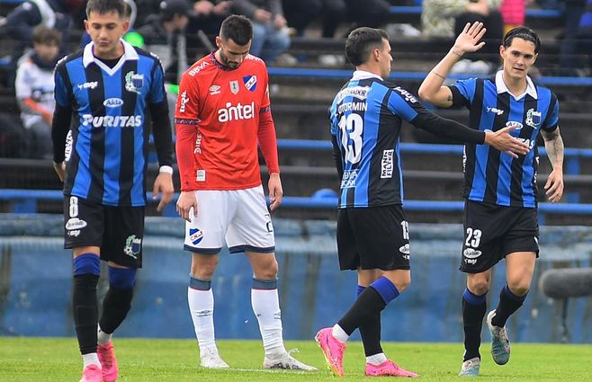 Ruben Bentancourt festeja el gol para su equipo, Liverpool, en el minuto 9 del primer tiempo. Foto: Dante Fernández / Foco UY