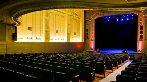 Sala Zitarrosa celebra su 25º Aniversario con un espectáculo gratuito este domingo Sala Zitarrosa celebra su 25º Aniversario con un espectáculo gratuito este domingo