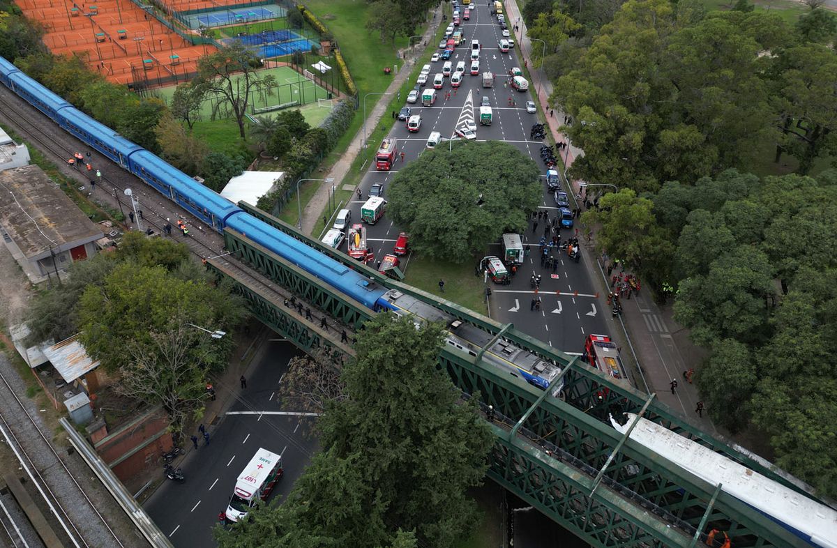Foto: STR vía AFP. Choque de trenes en Buenos Aires. Foto: STR vía AFP. Choque de trenes en Buenos Aires.