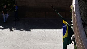 venezuela revoca de manera inmediata permiso a brasil para representar a argentina