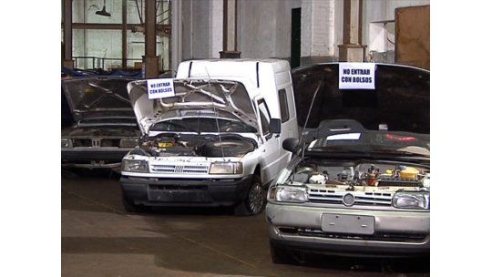 Rematan más de 50 autos incautados a narcotraficantes