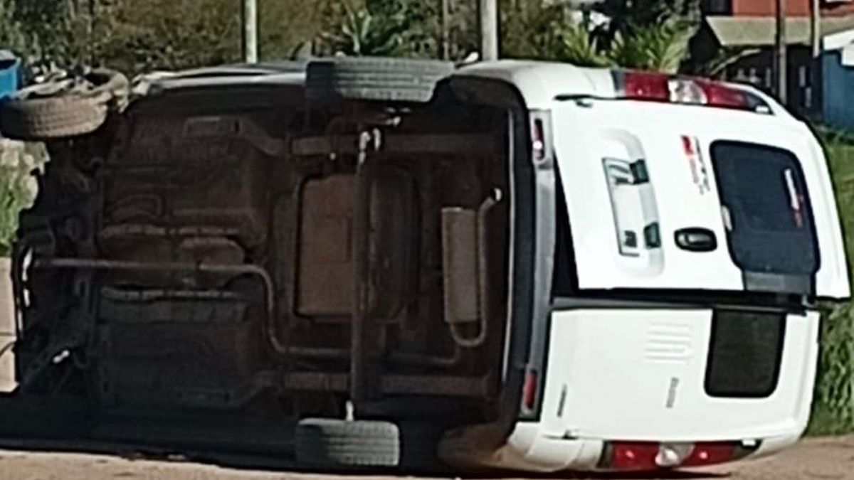 Conductor de una camioneta chocó contra un puente, volcó y murió; ocurrió este lunes en Melo