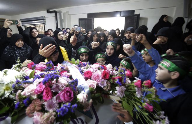 Funeral de una niña de 10 años. Hezbolá, Líbano. AFP