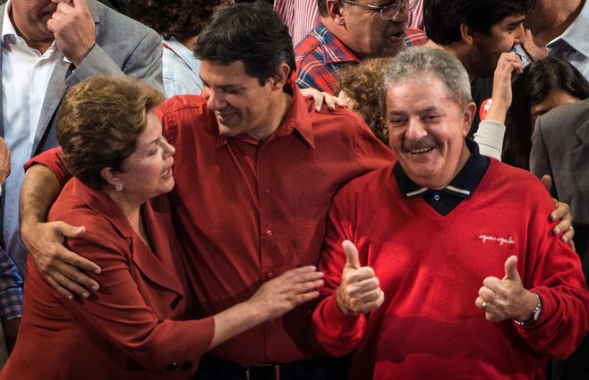 Fernando Haddad, Luiz Inacio Lula da Silva y Dilma Rousseff en Sao Paulo, Brasil, el 20 de octubre de 2012.