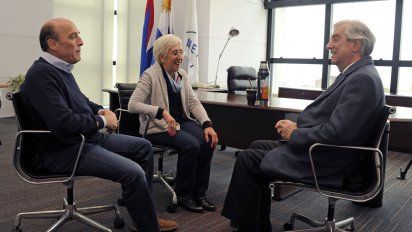 vazquez recibio a la formula presidencial del fa: nos recomendo cuidar la salud