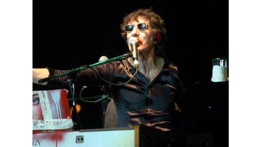 Charly García se desvaneció en el escenario y fue internado