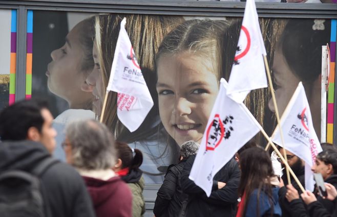 Marcha de sindicatos de la educación. Foto: Foco Uy